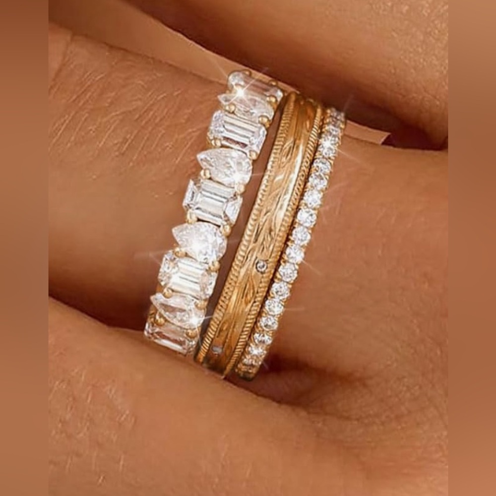 Elegant  3 Piece  Gemstone white topaz rocks box band ring 7